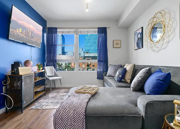 Dtla Escape Skyline Views With Luxury Amenities